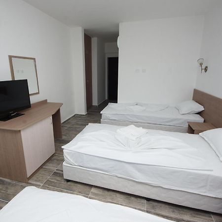 Hotel Neva Китен Экстерьер фото