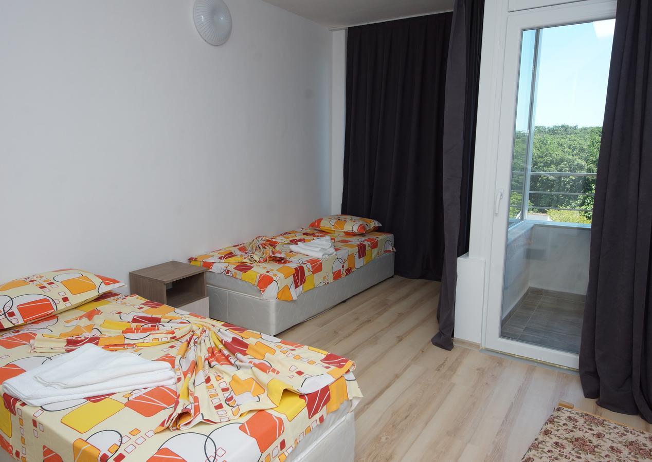 Hotel Neva Китен Экстерьер фото