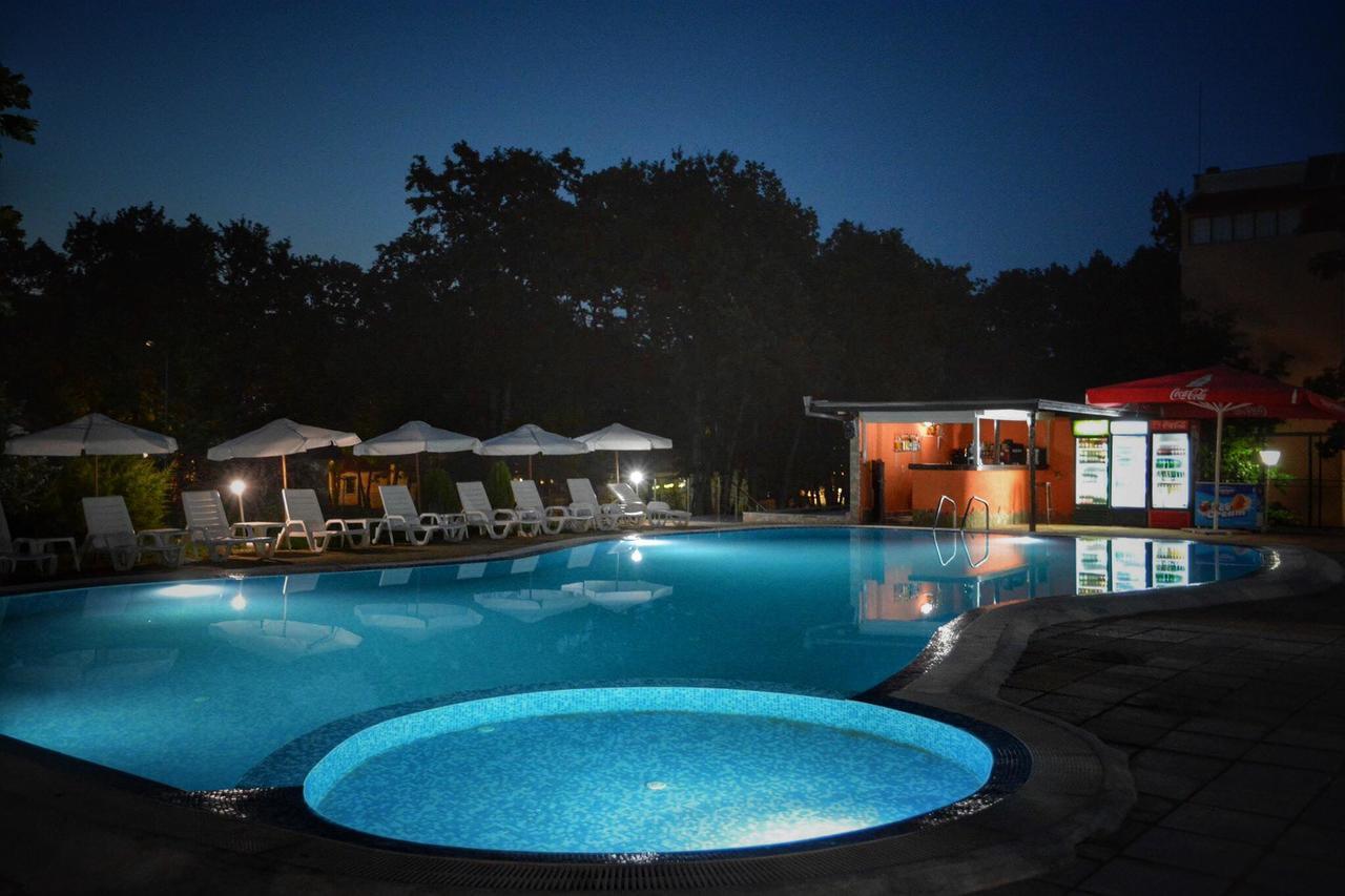 Hotel Neva Китен Экстерьер фото