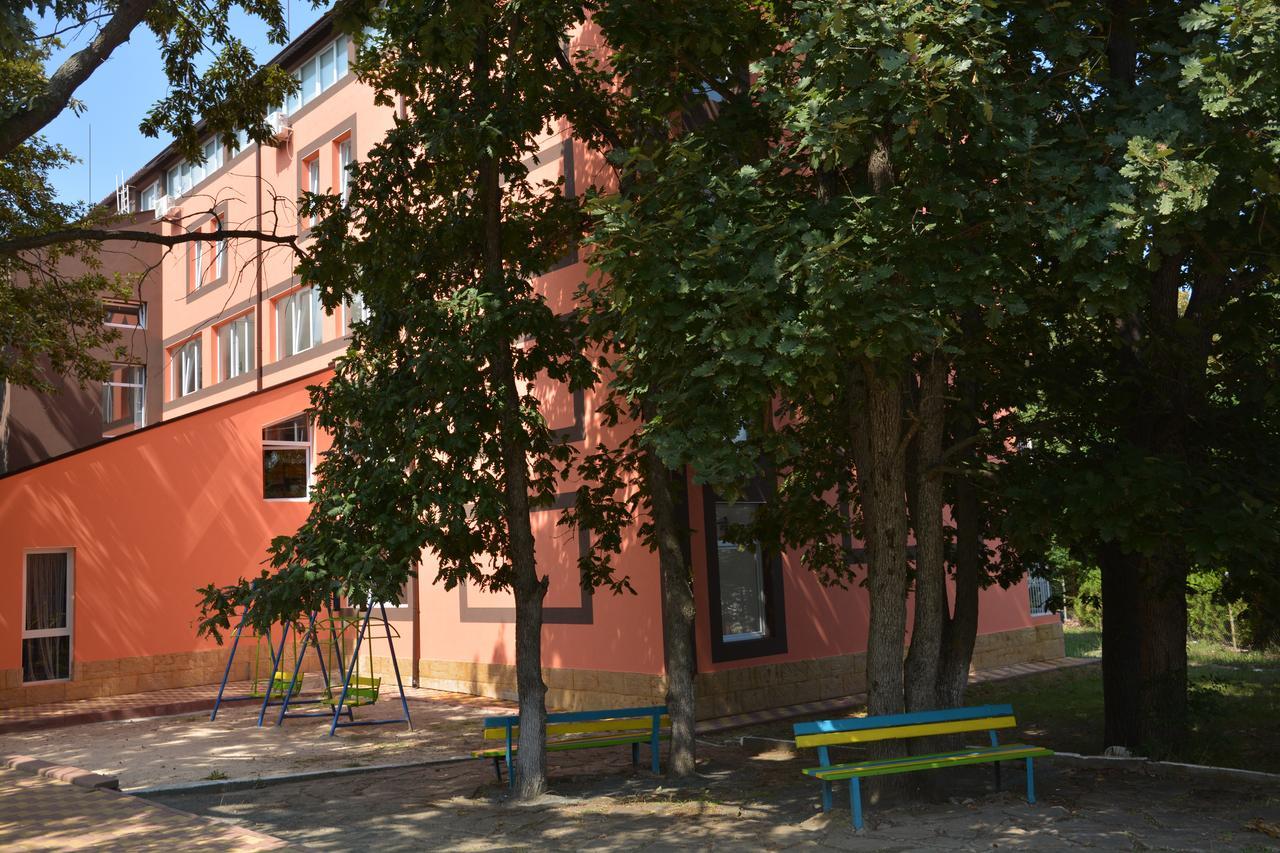 Hotel Neva Китен Экстерьер фото