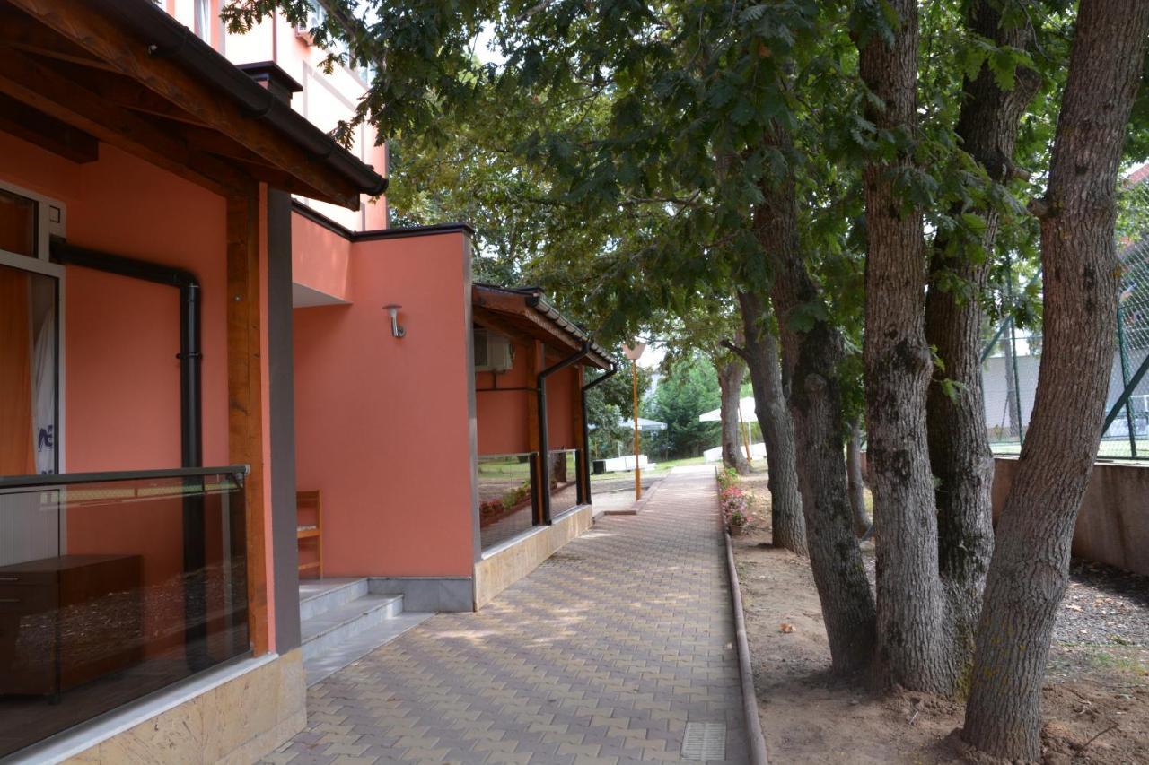 Hotel Neva Китен Экстерьер фото
