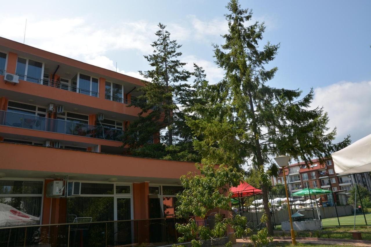 Hotel Neva Китен Экстерьер фото