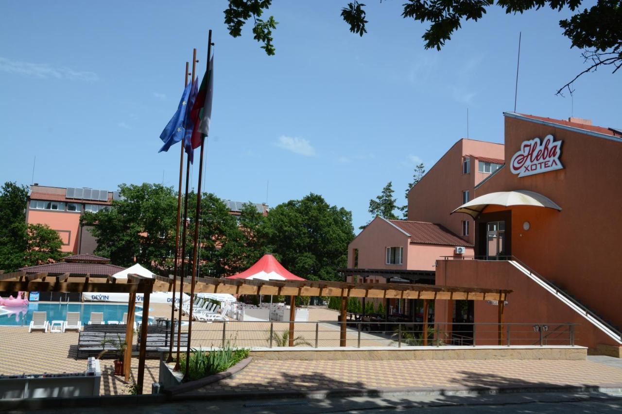Hotel Neva Китен Экстерьер фото