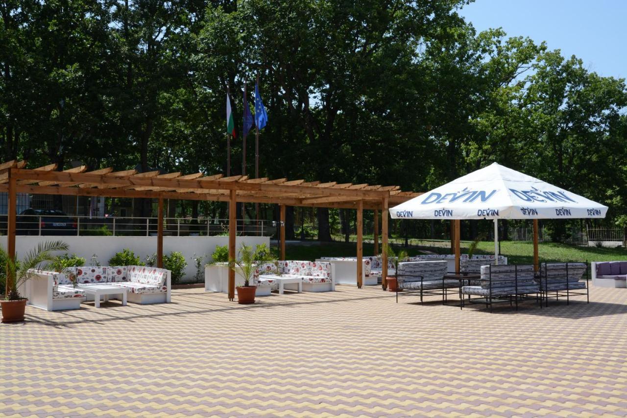 Hotel Neva Китен Экстерьер фото