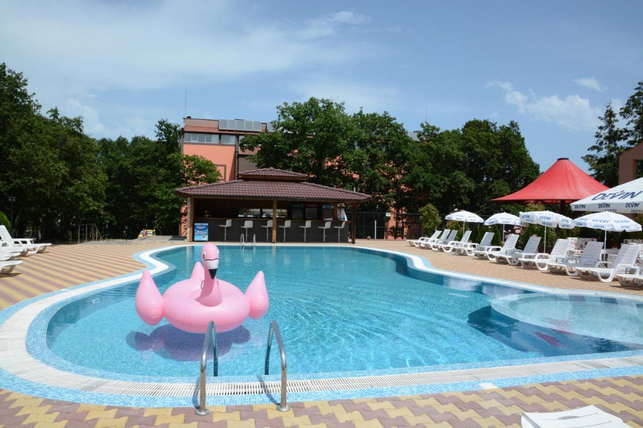 Hotel Neva Китен Экстерьер фото