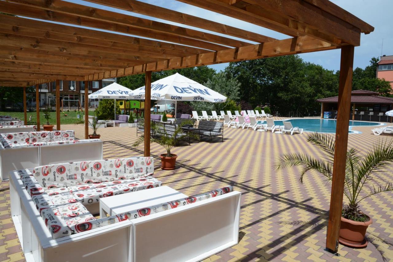 Hotel Neva Китен Экстерьер фото